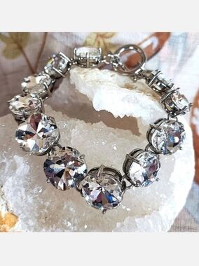 Crystal Clear Graduated Bling Thick Rhinestone Silver Tone Toggle Bracelet NEW